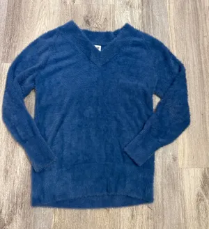 Sunday Best Aritzia Womens Blue Fuzzy Eyelash Knit V-Neck Sweater Small Pullover thumbnail 1