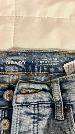 Old Navy Extra High-Rise Sky Hi Straight Jeans thumbnail 3