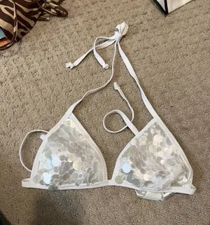White bikini top Size M thumbnail 1