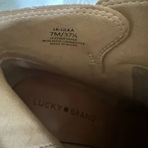 Lucky Brand Lilka Suede Bootie, Block Heel Size 7, Dune‎ Light Brown, NWT thumbnail 12