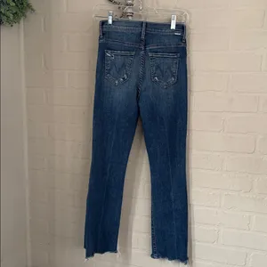 Mother jeans the insider crop step chew Distressed Blue dancing on coals 24 thumbnail 4
