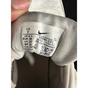 Nike‎ Air Force 1 PLT.AF.ORM Womens 7 White Metallic Silver DJ9946-101 Platform thumbnail 7