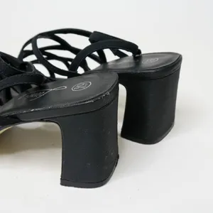 Vintage Y2K Fioni Black Elastic Strappy Heels thumbnail 10