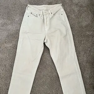 American Eagle White Jean thumbnail 1