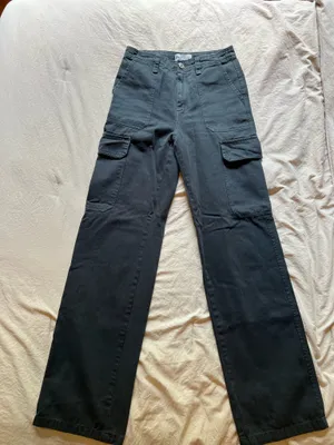 Navy Blue Zara straight leg cargo pants -great condition -pants legs are long #zara #cargopants #navyblue #pants thumbnail 3