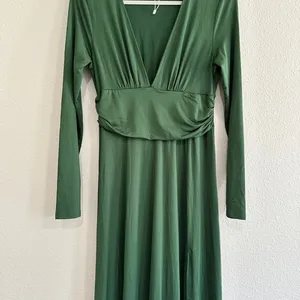 Baltic Born Ariana Green V-Neck‎ Long Sleeve Ruched Maxi Dress Bump Friendly thumbnail 2