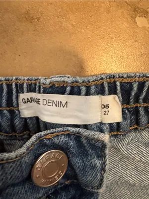 Wide-Leg Blue Denim Jeans thumbnail 2