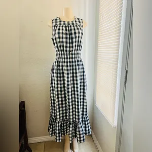 A New Day Women’s Gingham Sleeveless Smocked Waist Dress size small like new thumbnail 4