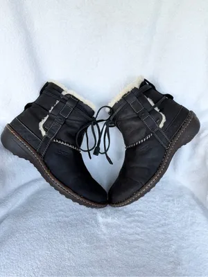 UGG AUSTRALIA COVE S/N 5136 SUEDE LEATHER GENUINE SHEEPSKIN Boots Size 9 Women’s thumbnail 6