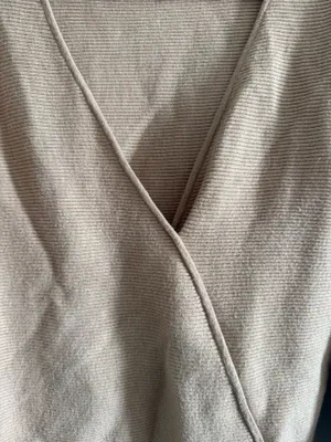 Banana Republic wrap sweater thumbnail 2