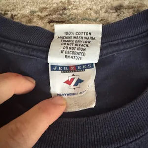 Jerzees UCONN vintage t shirt thumbnail 3