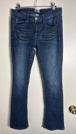 Vintage Y2K Mudd Jeans Size 9 Bootcut Low Rise Medium Dark Wash Denim Flared thumbnail 1