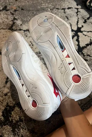 Mizuno volleyball Shoes thumbnail 1