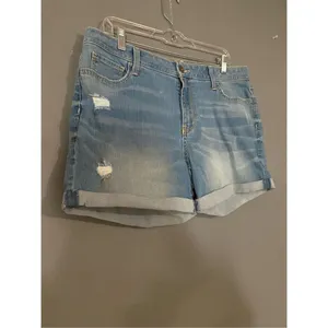 Arizona Jeans Light Wash Cuffed Denim Jean Shorts Size 15 thumbnail 2
