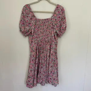 Old Navy Short Sleeve Fit & Flare Dress Sweetheart Neck Pink Ditzy Floral ~ Sz M thumbnail 2