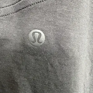 Lululemon 10 Back In Action V-Neck Long-Sleeve Shirt Black Oversized Relaxed Fit thumbnail 10