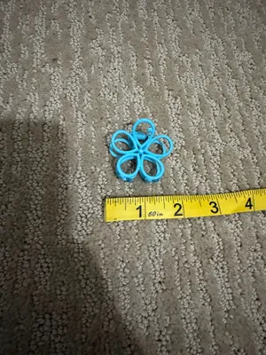 Set of 4 Assorted Smiley Face and Flower Hair Claw Clips thumbnail 6