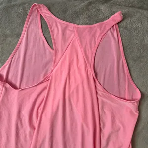 Lululemon Racerback Pleated Pink Tank Top Womens 8 Pink Curved Hem Athletic Yoga thumbnail 5