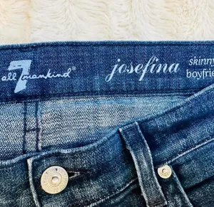 7 for All Mankind Josefina Skinny Boyfriend Jeans, Size 24, MSRP $208 thumbnail 4