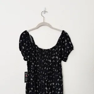 [Justify] Black Puff Sleeve Smocked Floral Print Wide Leg Jumpsuit NWT Sz Large thumbnail 4