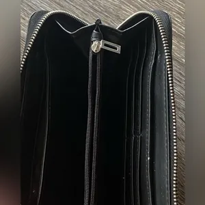 Guess Black Leather Logo Zip Wallet thumbnail 10