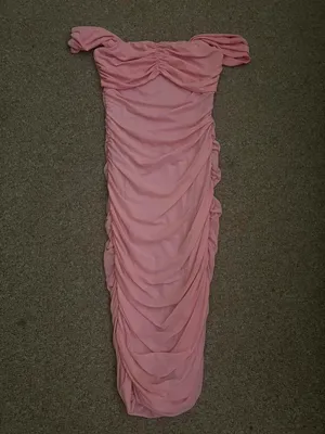 Pink ruched body con dress #partydress #goingout Wore it once for an event No flaws thumbnail 2