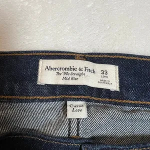 Abercrombie & Fitch Curve Love Mid Rise 90s Straight Jeans Size 33L Casual thumbnail 4
