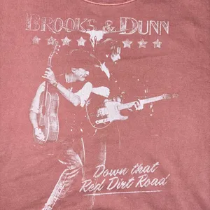 Brooks & Dunn crewneck sweatshirt 'Down that Red Dirt Road'. thumbnail 6