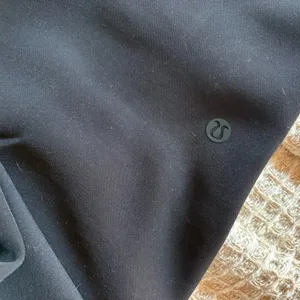 lululemon athletica On The Fly Black Joggers thumbnail 6