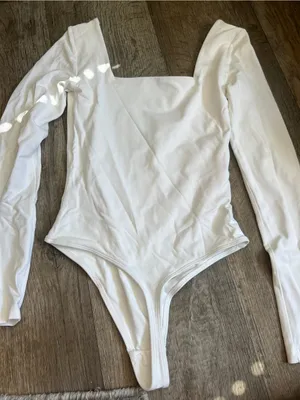 Babaton Ivory Long-Sleeve Square Neck Bodysuit‎ thumbnail 8