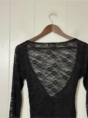 Outcast Black Sheer Floral Lace Ring Detail Long Sleeve Crop Top Women’s Medium thumbnail 5