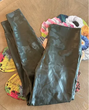 Women's Large Green Camouflage Leggings thumbnail 1