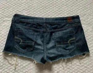 American Eagle Favorite Boyfriend Denim Shorts Size 12 Like New thumbnail 5
