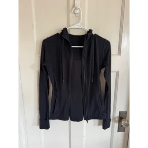 Lululemon black hooded nulu Define Jacket size 4.‎ thumbnail 8
