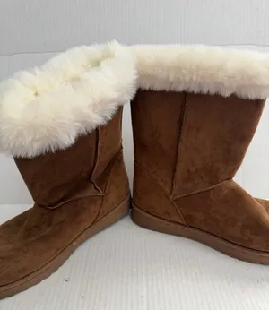 Women's Brown Suede Winter Boots with Cream Fur Trim thumbnail 3