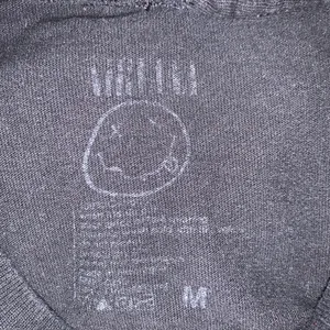 Nirvana Shirt unisex Medium Kurt Cobain Smiley Face Logo Grunge Rock Band Tee thumbnail 4