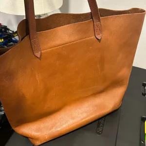 Madewell Elegant Brown Leather Tote Bag Genuine Leather see imperfection on bag thumbnail 5