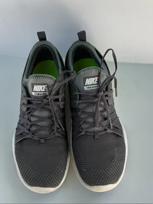 Nike Women's Black and White Sneakers with Green Inner Lining thumbnail 5
