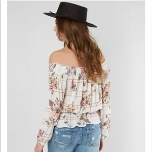 Gimmicks by BKE Cold Shoulder Front Tie Blouse thumbnail 2