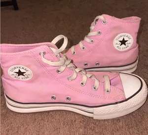 Pink converse  thumbnail 1