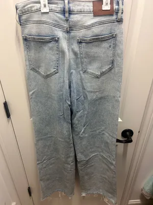 Hidden Jeans Buckle Jeans thumbnail 2