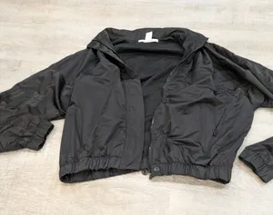 EUC Victoria's Secret Black Cropped Windbreaker Size XS thumbnail 1