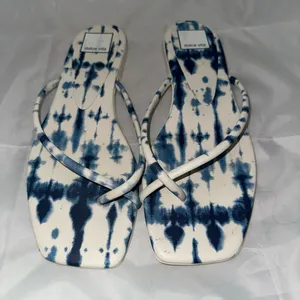 Dolce Vita Blue & White Tie Dye Print 1/4" Heel Flip Flop Sandals Size 8 thumbnail 3