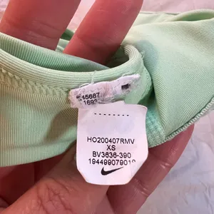 Nike Women's Mint Sports Bra‎ Size XS thumbnail 2