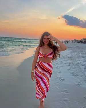 Forever 21 Beach Matching Set thumbnail 3