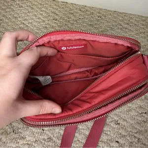Lululemon Wunder Puff Crossbody Camera Bag 2L in Vintage Rose Crossbody Purse thumbnail 12