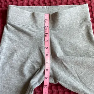 Nike Women’s Gray Biker Shorts Size XS High Rise Stretch Cotton Athletic thumbnail 5