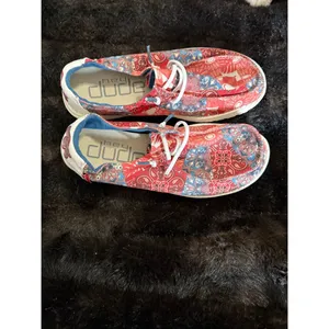 Hey Dude Wendy Patch Geo Flower slip on shoes size 5 red bandanna thumbnail 3