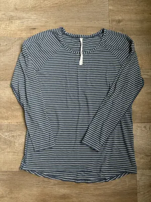 Lululemon Emerald Long Sleeve In Blue and White Sz 8 thumbnail 4