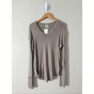 Free People Colby Raw Edge Top in Atmosphere Pullover Size Large NEW‎ thumbnail 2